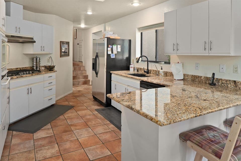 Fully-equipped kitchen