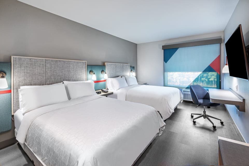 Pillowtop beds, desk, laptop workspace, blackout drapes