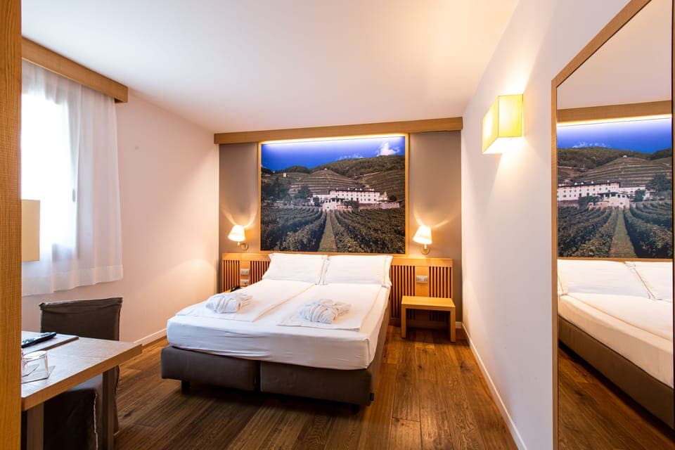 Comfort Room | Premium bedding, minibar, in-room safe, desk