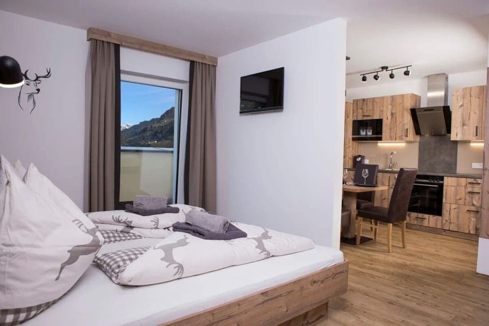 Family Room | Cribs/infant beds, free WiFi, bed sheets