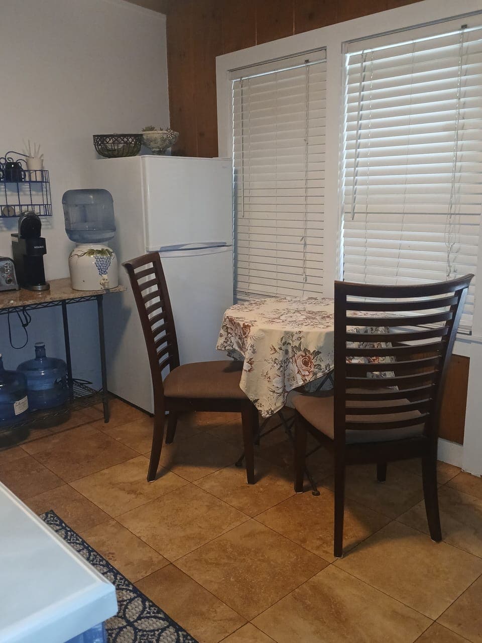 Dining space in kitchen.