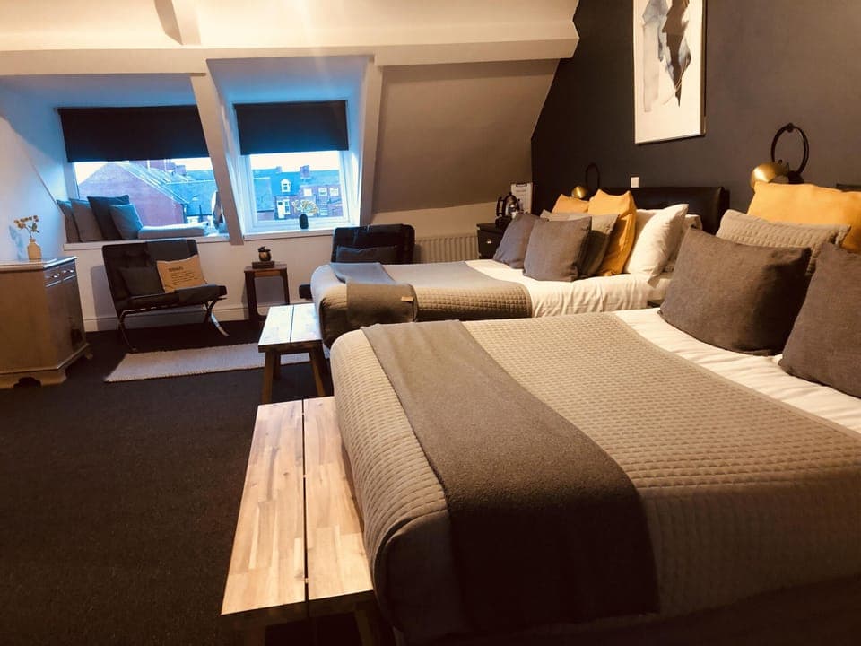 Standard Twin Room, Ensuite (Large Attic) | WiFi