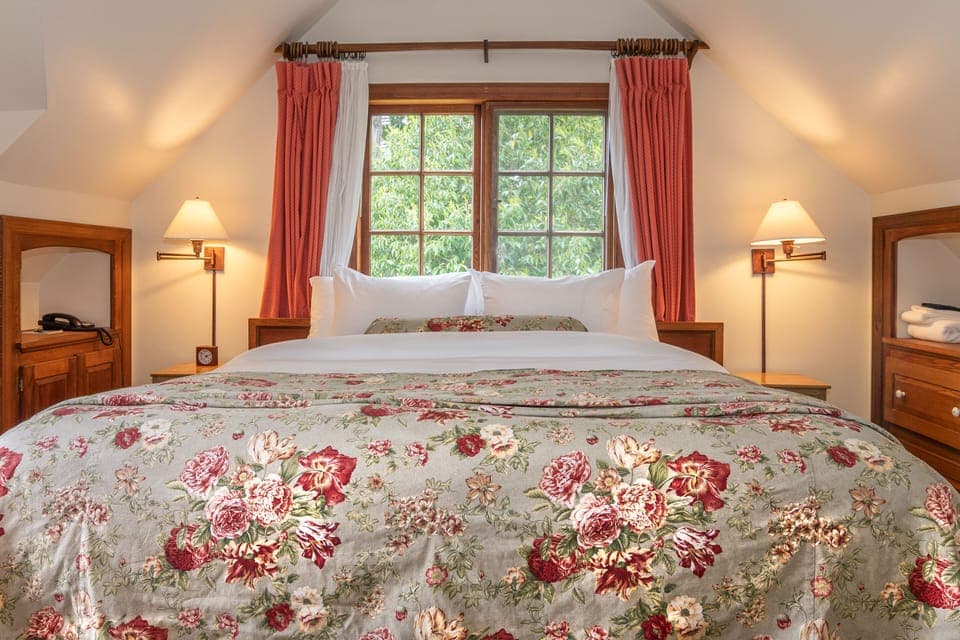 Farm House Up to 3 Person Occupancy - English Breakfast | Frette Italian sheets, premium bedding, Tempur-Pedic beds