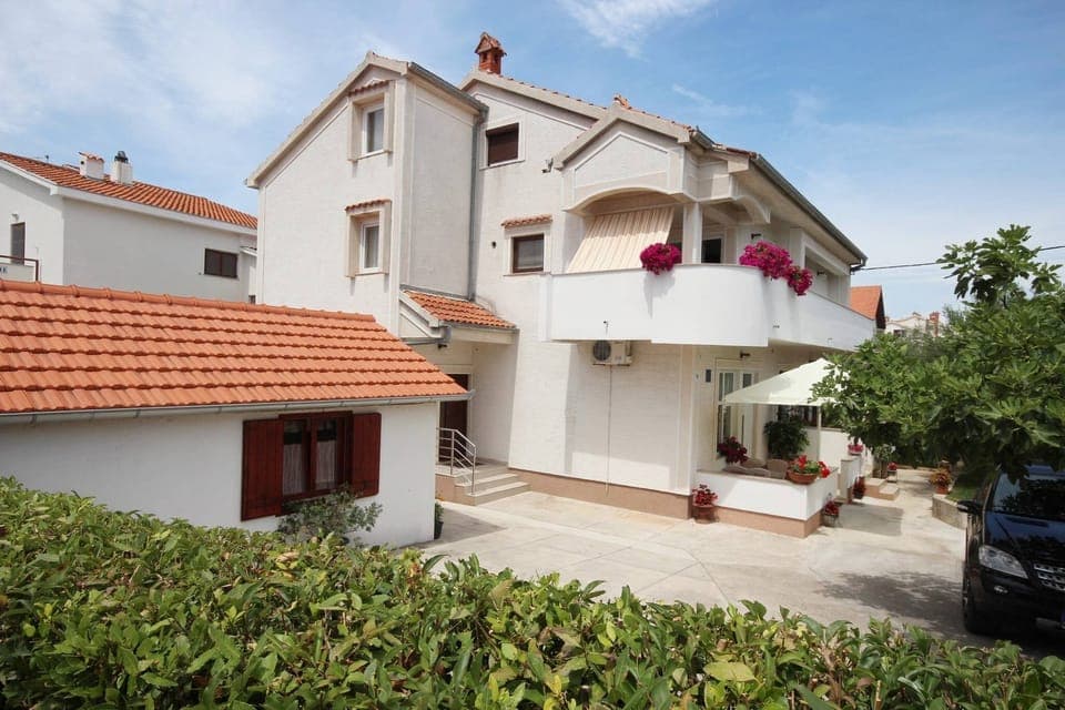 Apartment, 1 Bedroom, Terrace, Garden View | Front of property