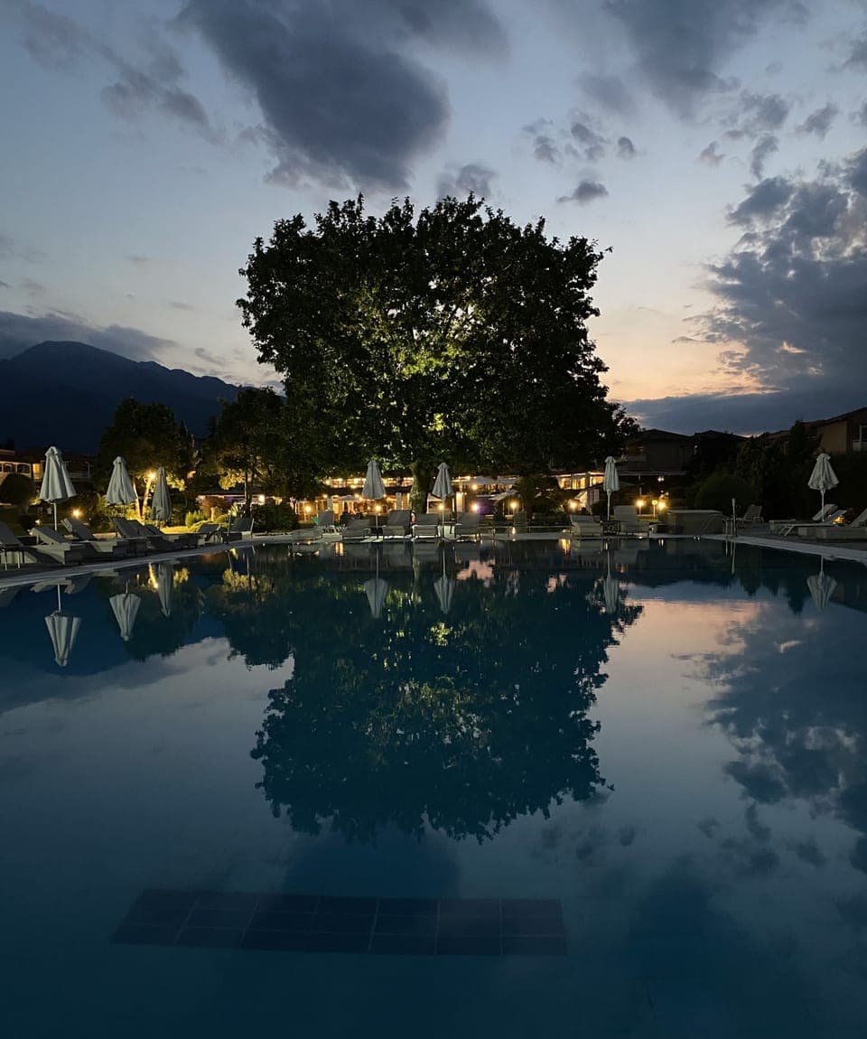 Indoor pool, 4 outdoor pools, pool umbrellas, sun loungers