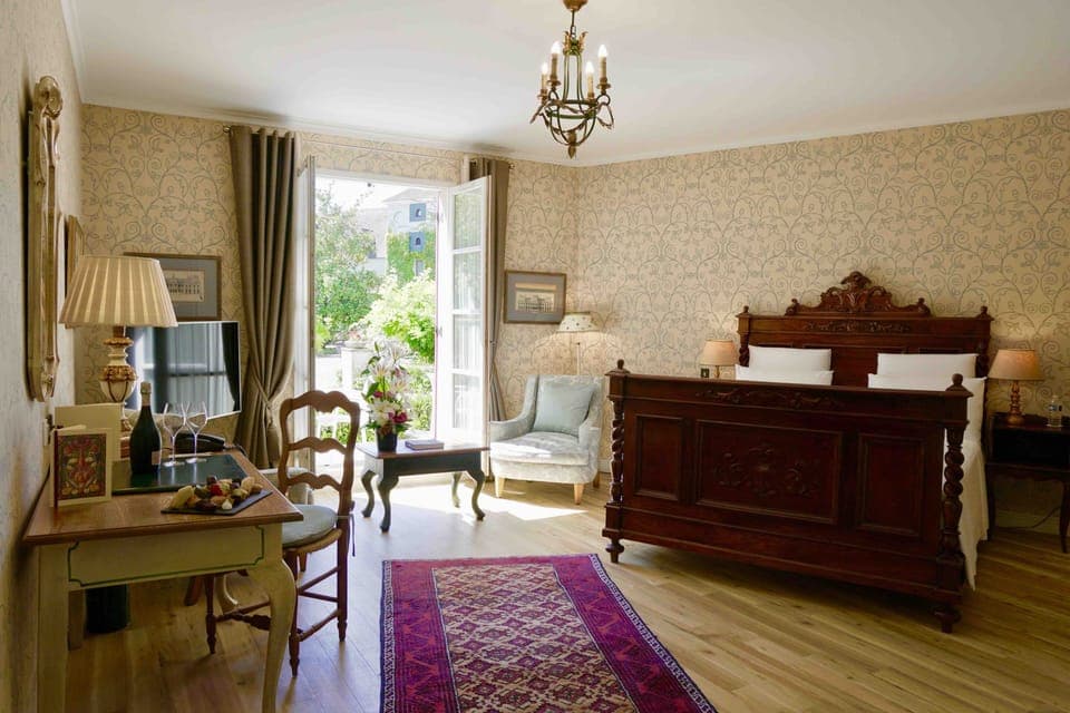 Deluxe Room (terrace) | Desk, laptop workspace, blackout drapes, iron/ironing board