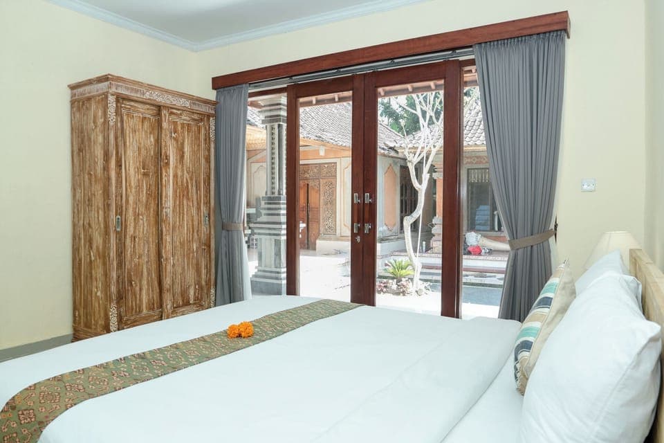 Deluxe Double Room | In-room safe, desk, iron/ironing board, free WiFi