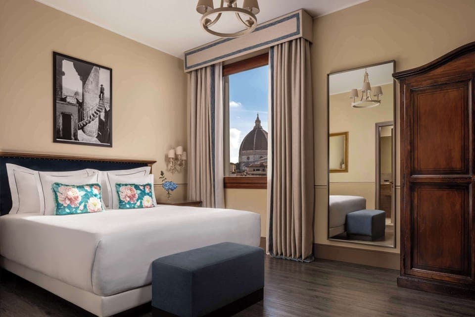 Premium Room (View) | Minibar, in-room safe, desk, laptop workspace