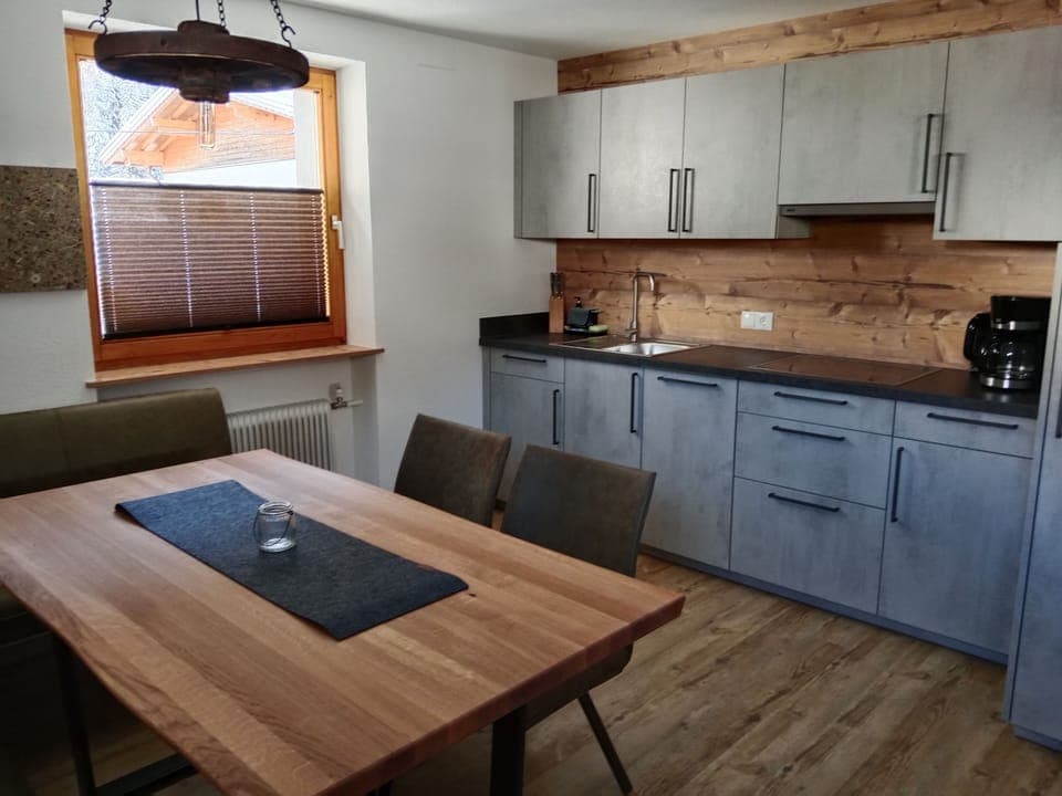 Studio (Kaunergrat) | Private kitchen | Full-size fridge, microwave, blender, eco-friendly cleaning products