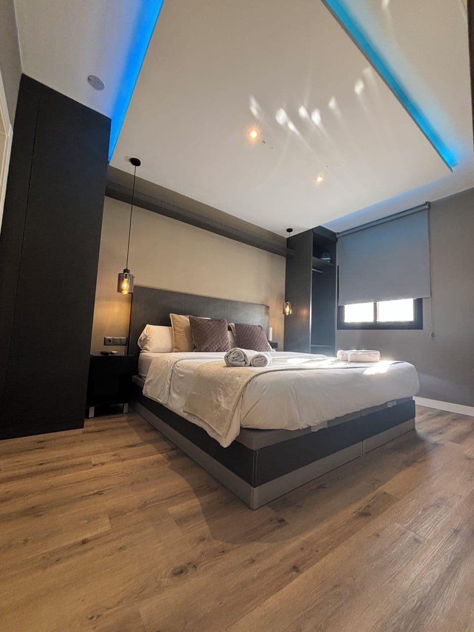 Premium Suite | Premium bedding, memory foam beds, free WiFi, bed sheets