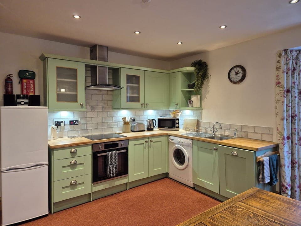 Fully equipped kitchen.