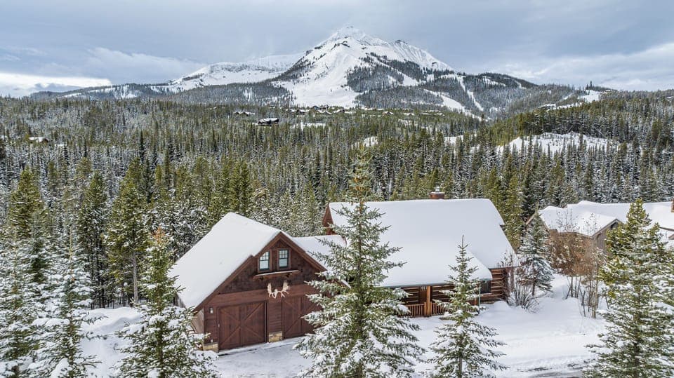 Snowy front of Elk Lodge