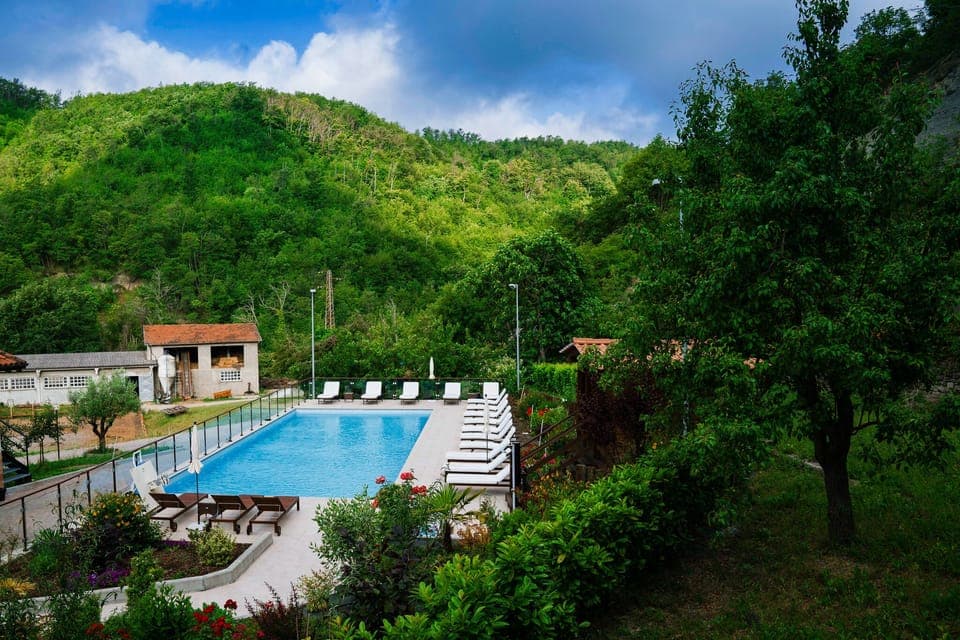 Seasonal outdoor pool, sun loungers