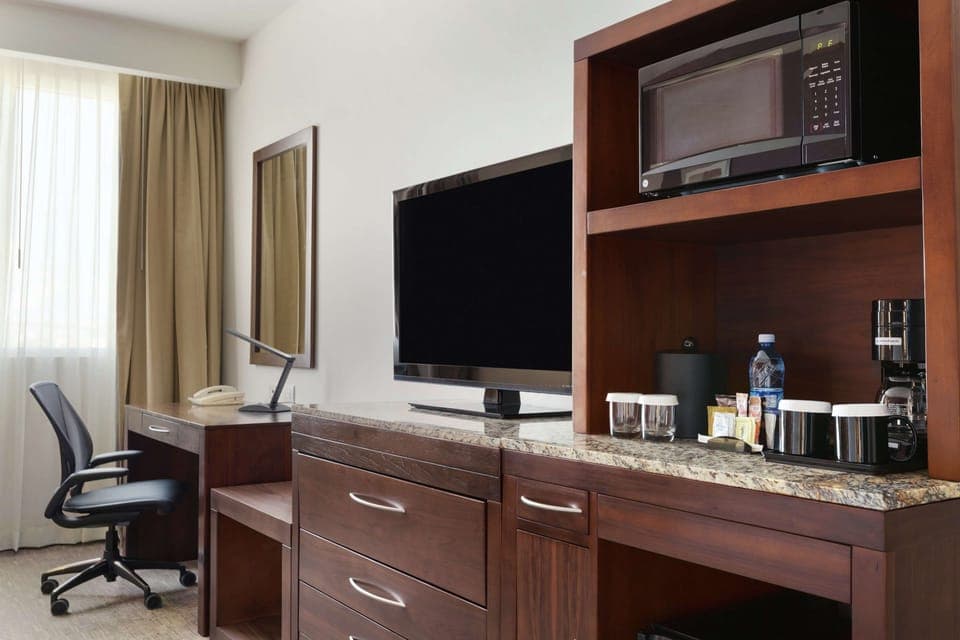 Premium bedding, in-room safe, desk, laptop workspace