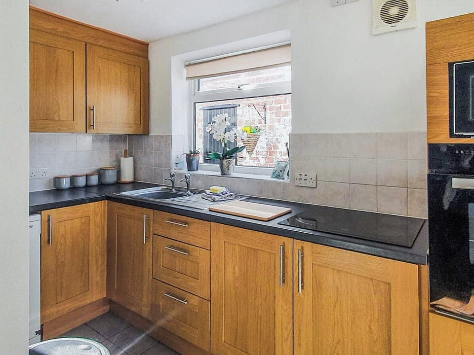 Kitchen | Churchtown- Sunnyside Cottage - Churchtown, Churchtown, near Southport
