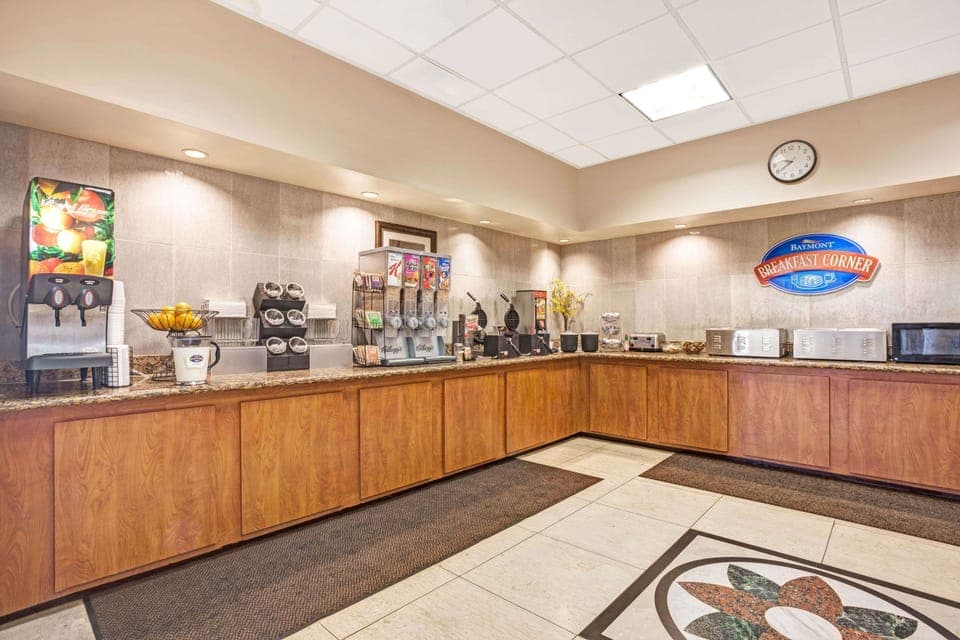 Free daily continental breakfast