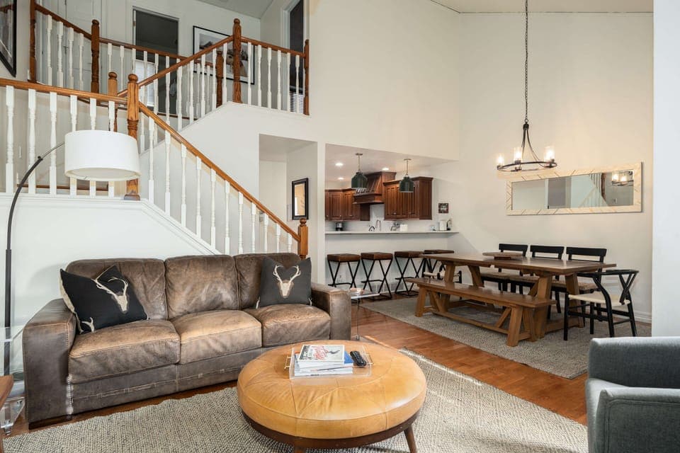 Beautiful multi-level space perfect for groups