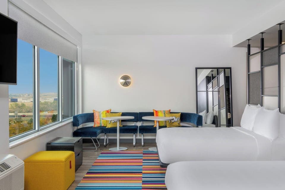 Pillowtop beds, minibar, in-room safe, desk
