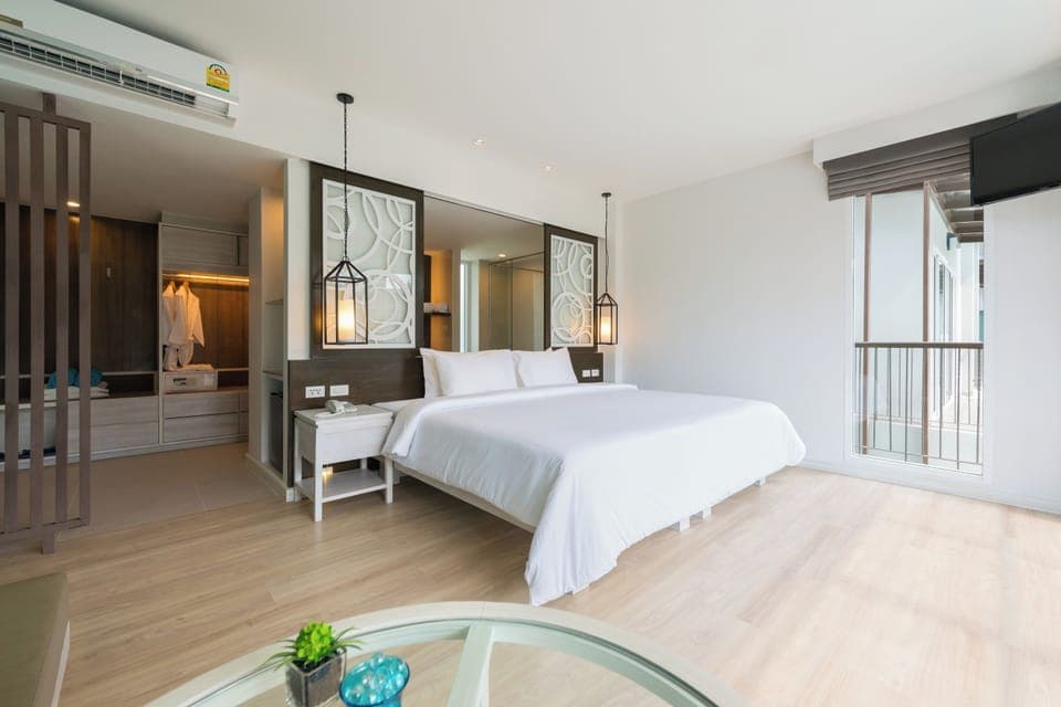 Minibar, in-room safe, desk, blackout drapes