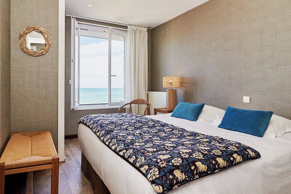 Family Suite, Two Bedrooms (one with a sea view), Shared bathroom, Situated at 80 meters | Soundproofing, free WiFi, bed sheets