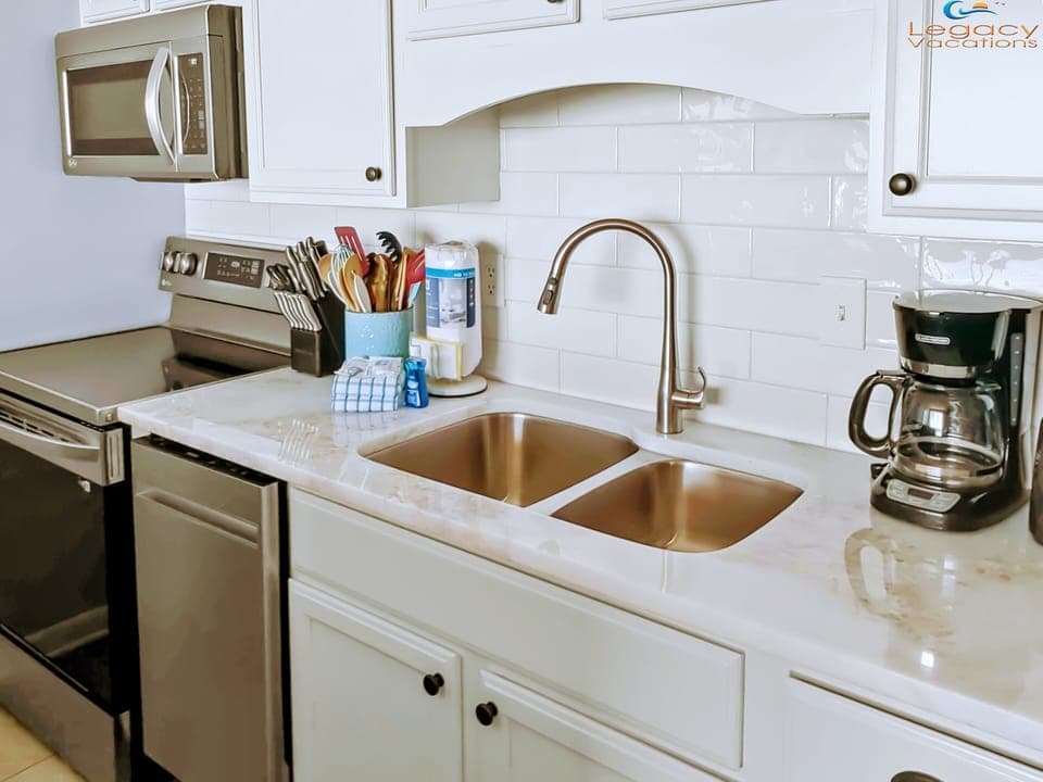 Island Surf 6 Kitchen