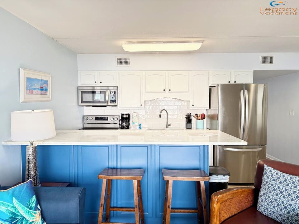 Island Surf #6 Kitchen