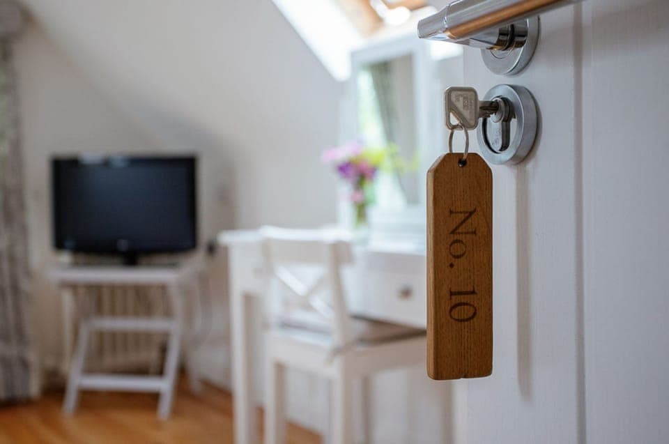 Luxury Cottage, Ensuite, Courtyard View (Bay Tree Cottage) | 2 bedrooms