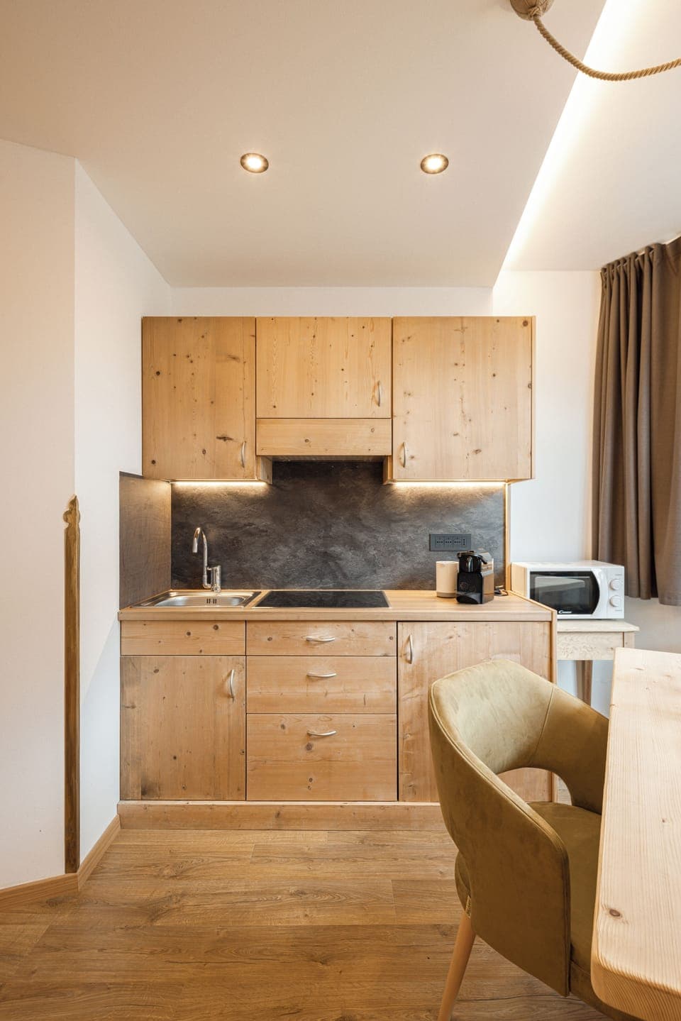 Superior Apartment | Private kitchen | Espresso maker, electric kettle