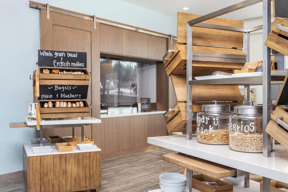 Free daily continental breakfast