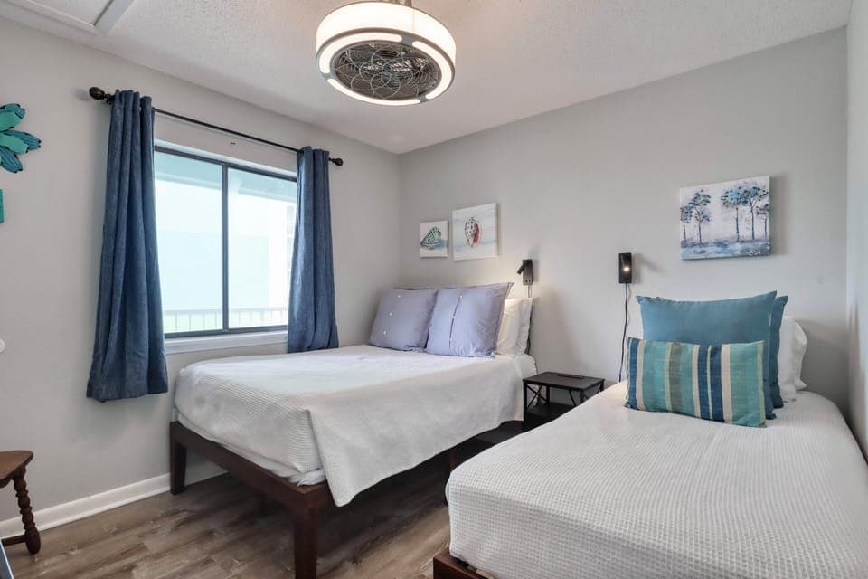 Romar Beach, 2 bedroom 2 bathroom, sleeps 7. Managed by Island Rentals