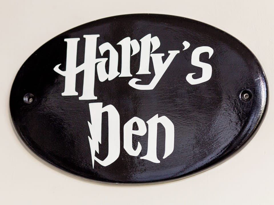 Interior | Harry&rsquo;s Den, Alnwick
