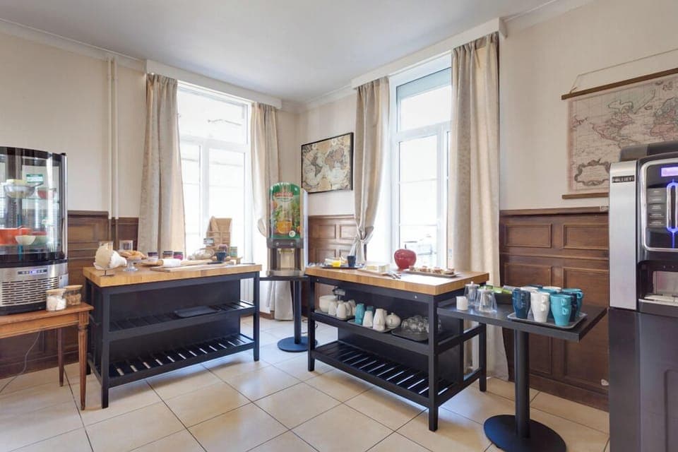 Cooked-to-order breakfast on weekdays (EUR 12.50 per person)