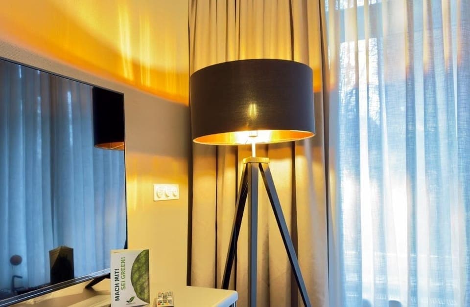 Comfort Double Room, Garden View | Hypo-allergenic bedding, memory foam beds, in-room safe, desk