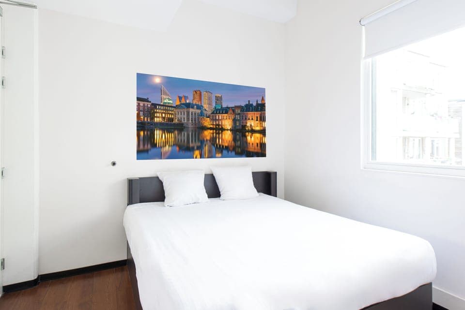 Laptop workspace, blackout drapes, iron/ironing board, free WiFi