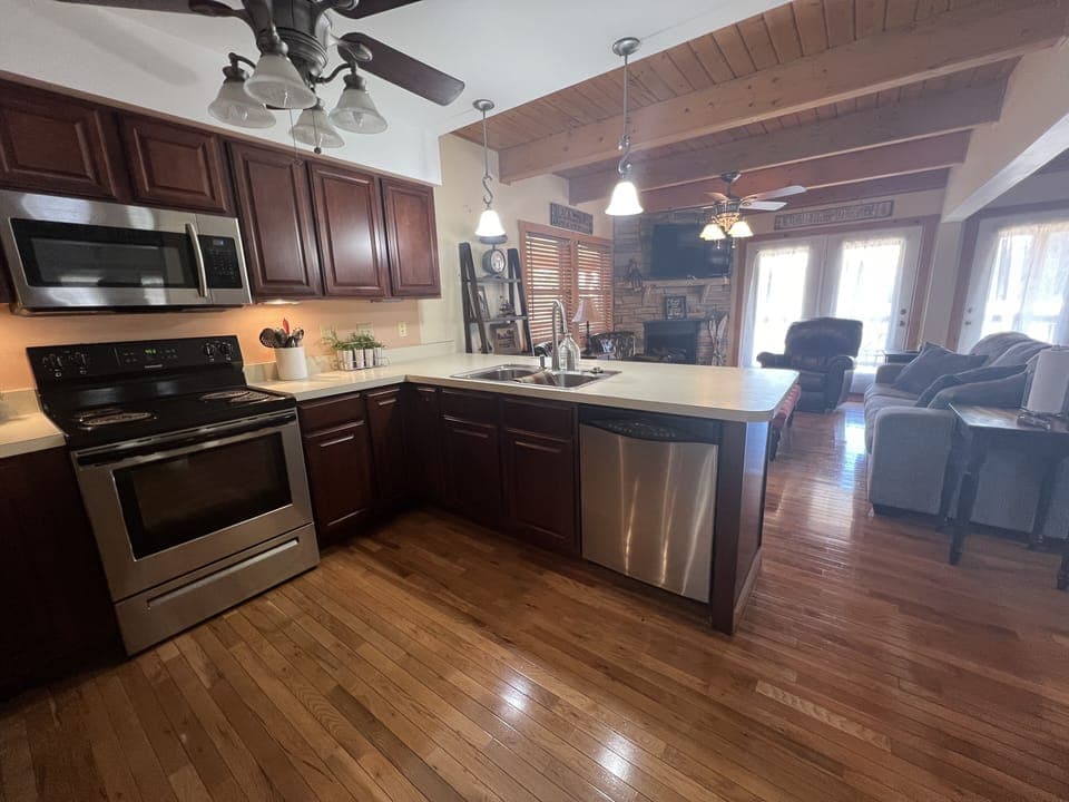 Additional view of kitchen.