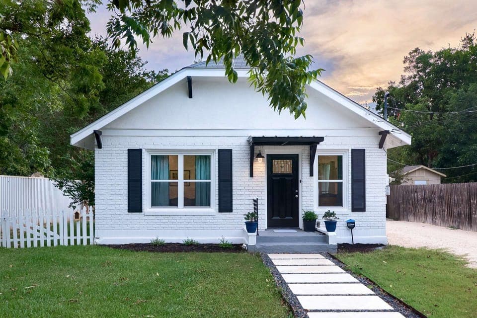Welcome to The Mason House, a historic home in Georgetown