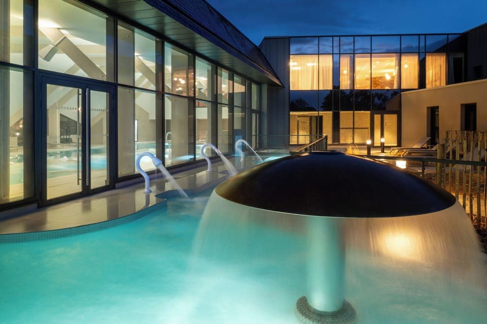 Indoor pool, outdoor pool, open 9:00 AM to 6:30 PM, free cabanas