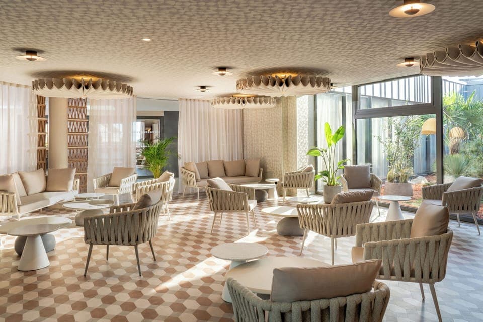 Couples treatment rooms, body treatments, hydrotherapy, aromatherapy