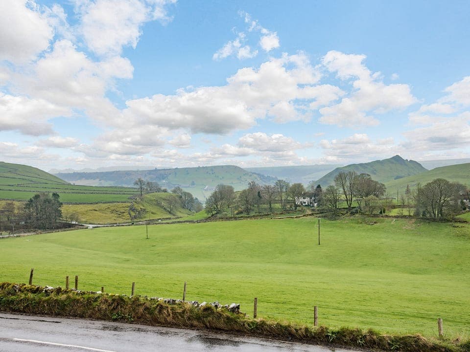 View | Poppies Court - Jericho Farm - Jericho Farm, Earl Sterndale, near Buxton