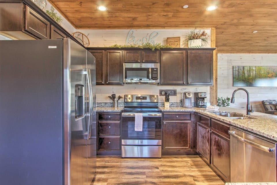 Fully-equipped with what you need to cook up a delicious meal. Keurig and Drip Coffee Maker.