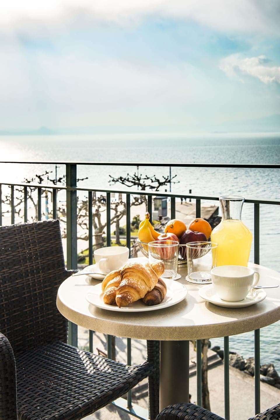 Daily continental breakfast (EUR 15 per person)