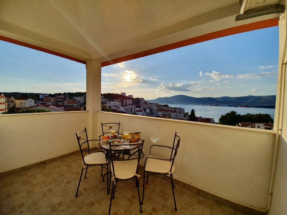 Balcony overlooking Adriatic - 250 meters from beach
