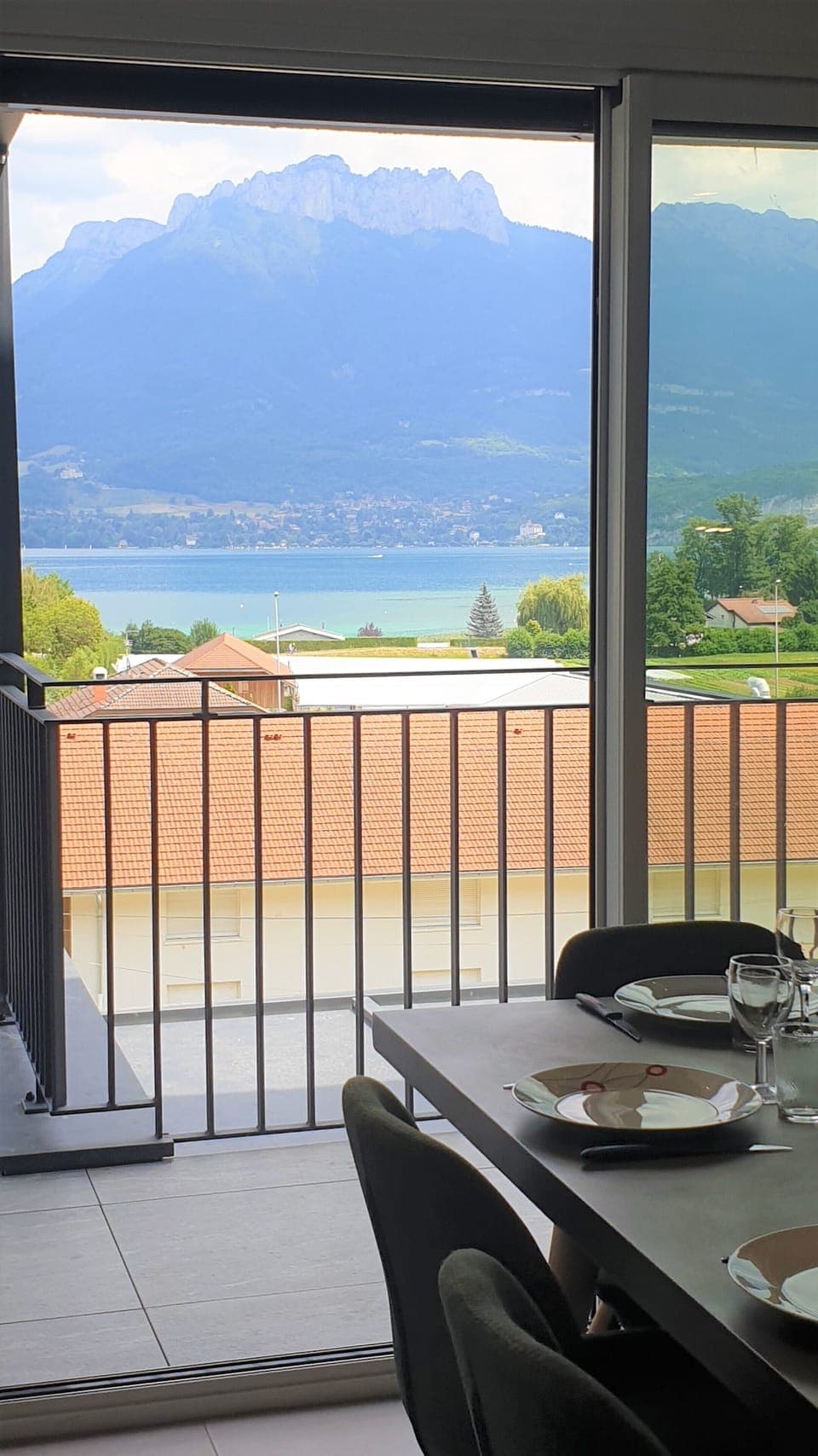 Exclusive Apartment, Ensuite, Lake View (4 Etoiles) | View from property