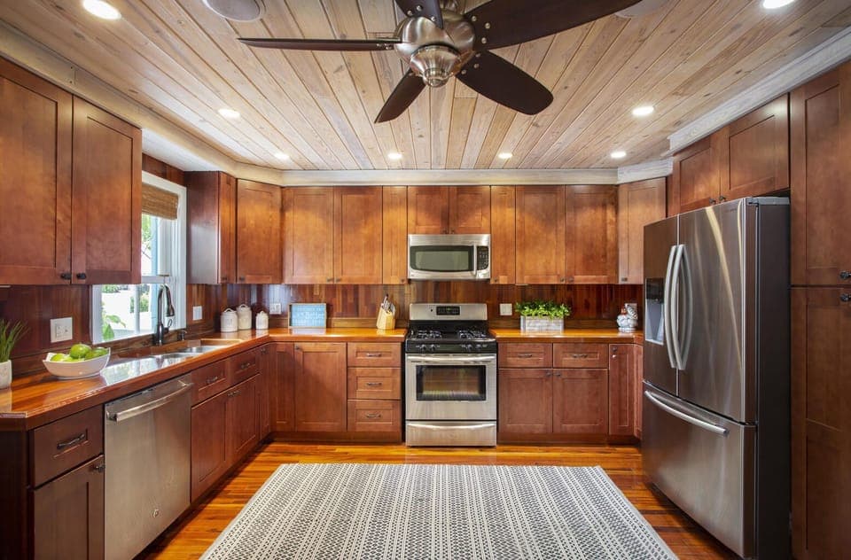 spacious kitchen with plenty of cabinet and counter space