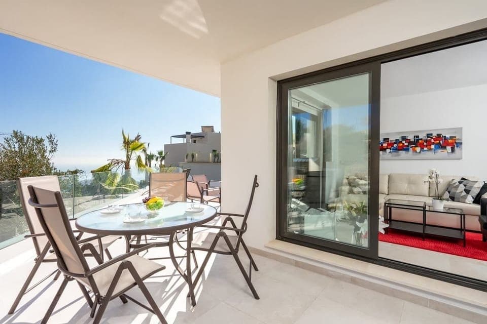 Costarental 14 White Rocks 05 sm 
