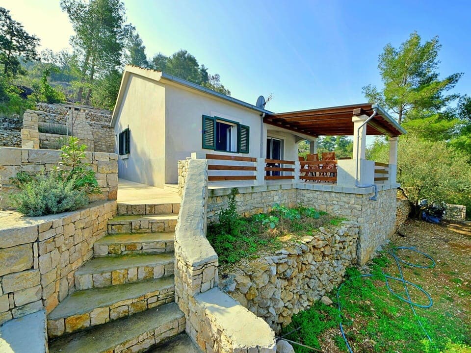 Water, Sky, Cloud, Water Resources, Azure, Tree, Natural Landscape, Beach, Coastal And Oceanic Landforms, Plant