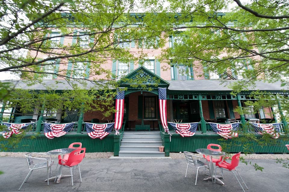 Rogues Harbor Inn 4th of July