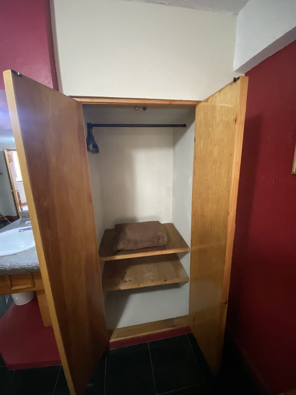 Premium bedding, pillowtop beds, free WiFi, bed sheets