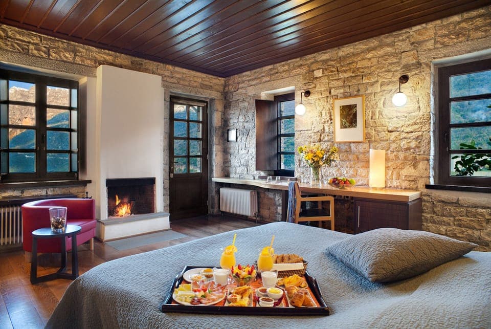 Superior Double Room, Fireplace, Mountain View | Room service - dining