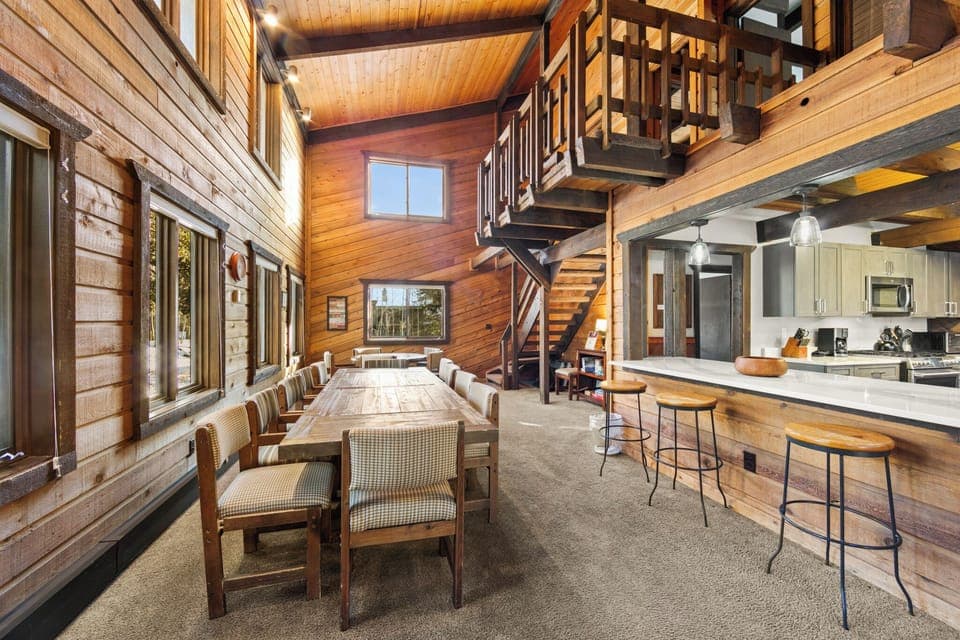 House (5 Bedrooms) | Exterior